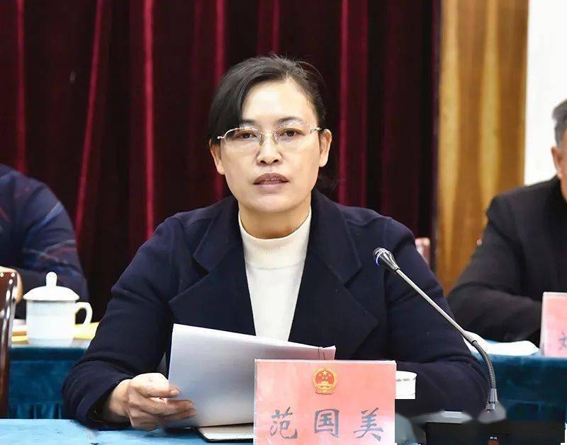 就如何抓好林下菌药产业,范国美强调,2021年全市林下菌药产业成效显著