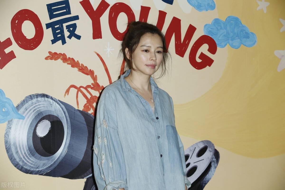 徐若瑄嫩回18岁少女感与年龄无关