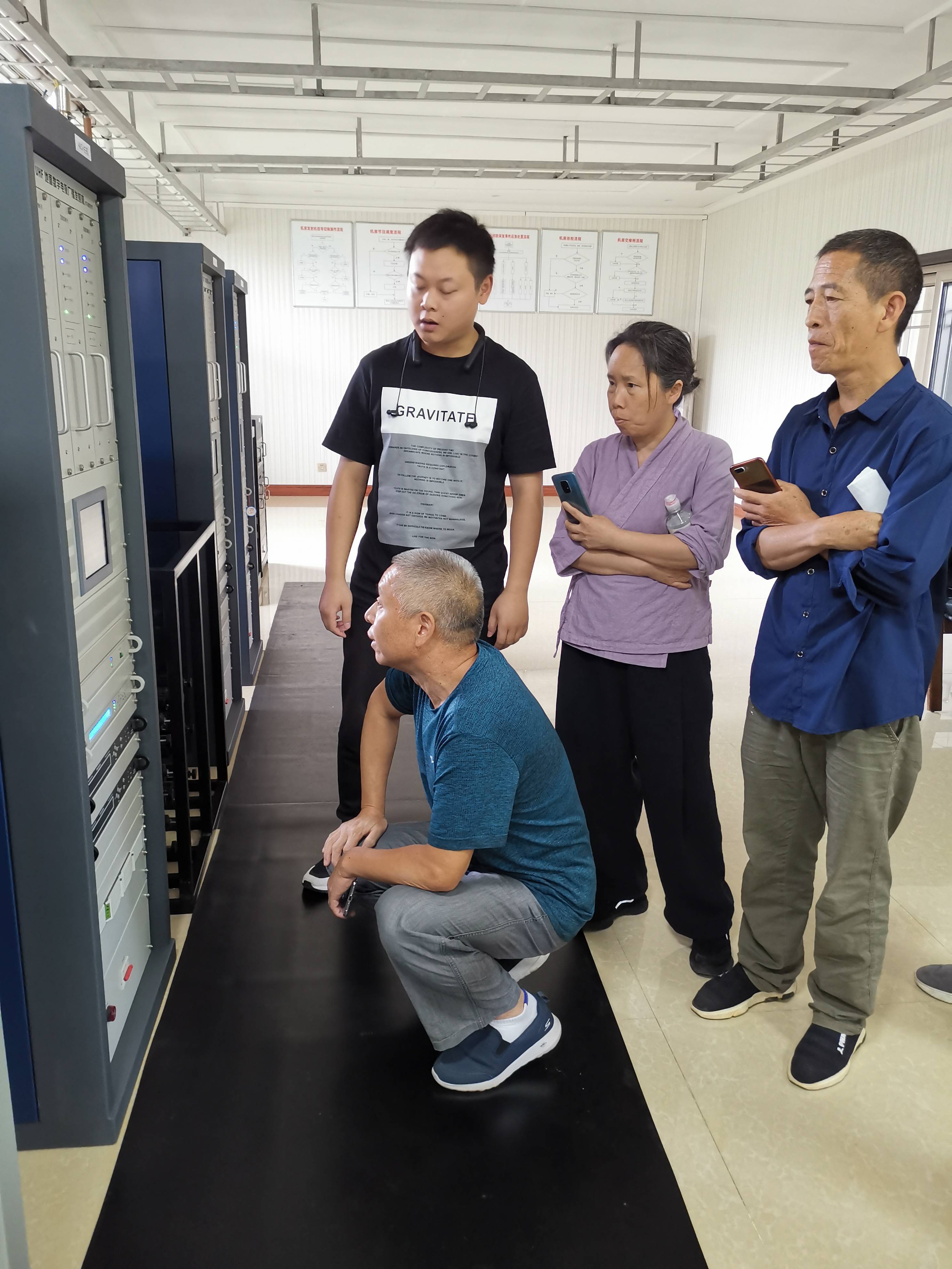成凤祥39载坚守高山台站02把欢声笑语送进千家万户