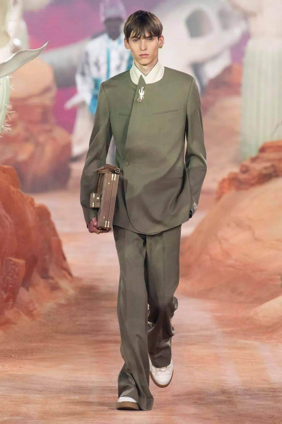 dior迪奥2022春夏男装时装发布秀