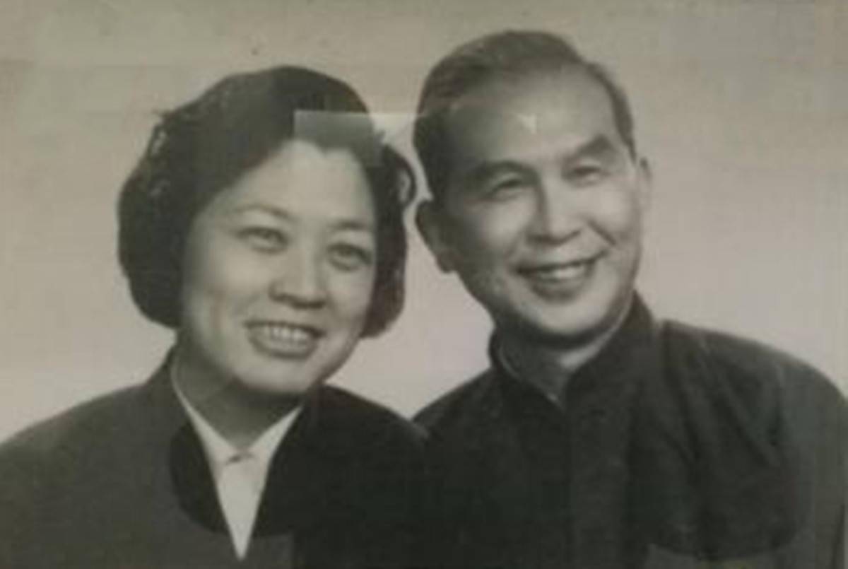 "白毛女"王昆:与丈夫相濡以沫71年,丈夫离世仅2月,而