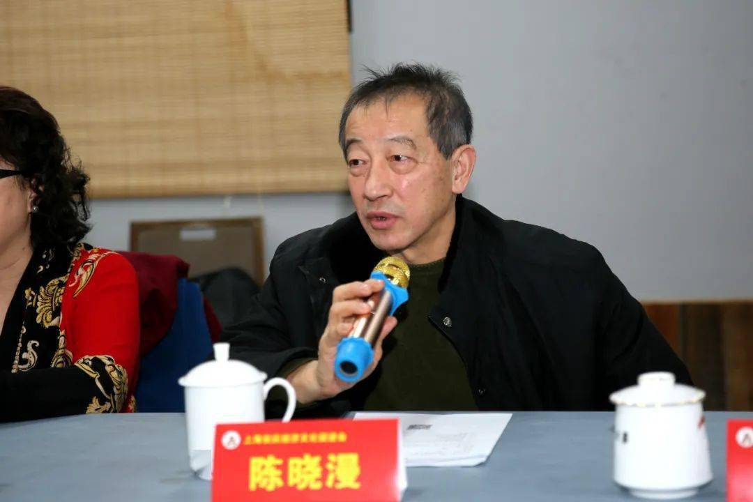 陈晓漫会长对出席会议的乡贤表示感谢.