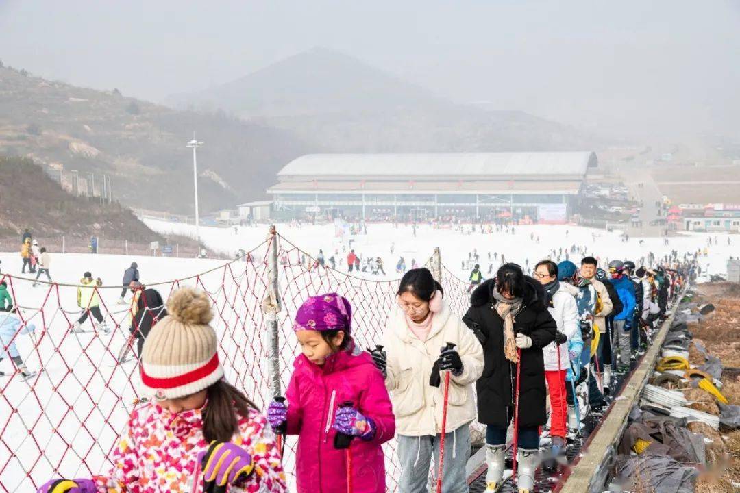 滑雪 火锅南部山区离市区最近的滑雪场——世际园滑雪场,全新装修