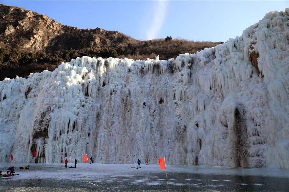 昌平这处自然冰瀑景观,吸引众多游客"打卡"_冰雪_风景区_冰柱