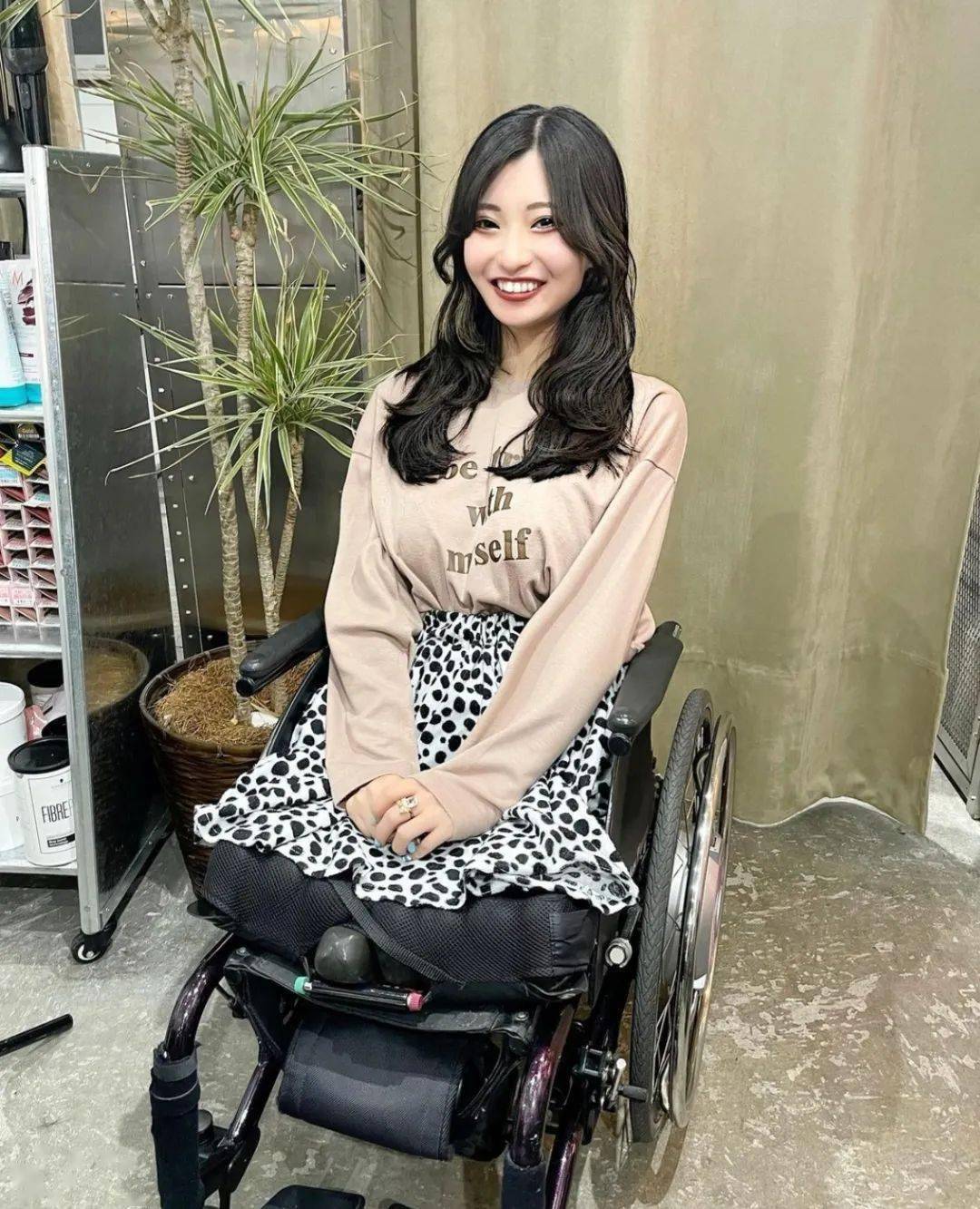 日本16岁美少女遭车祸被截肢4年后出道做嫩模登奥运飙舞感动无数人