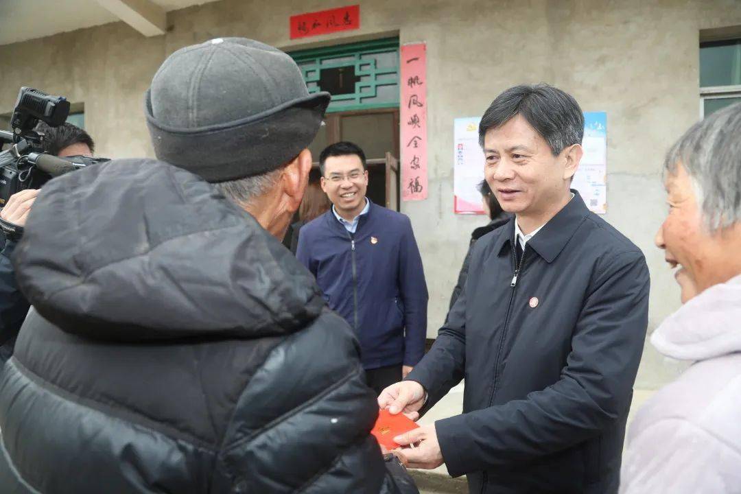余正琨到东湖区调研督导并开展走访慰问