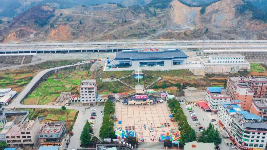 新春走基层松桃火车站严把疫情防控关确保旅客平安出行