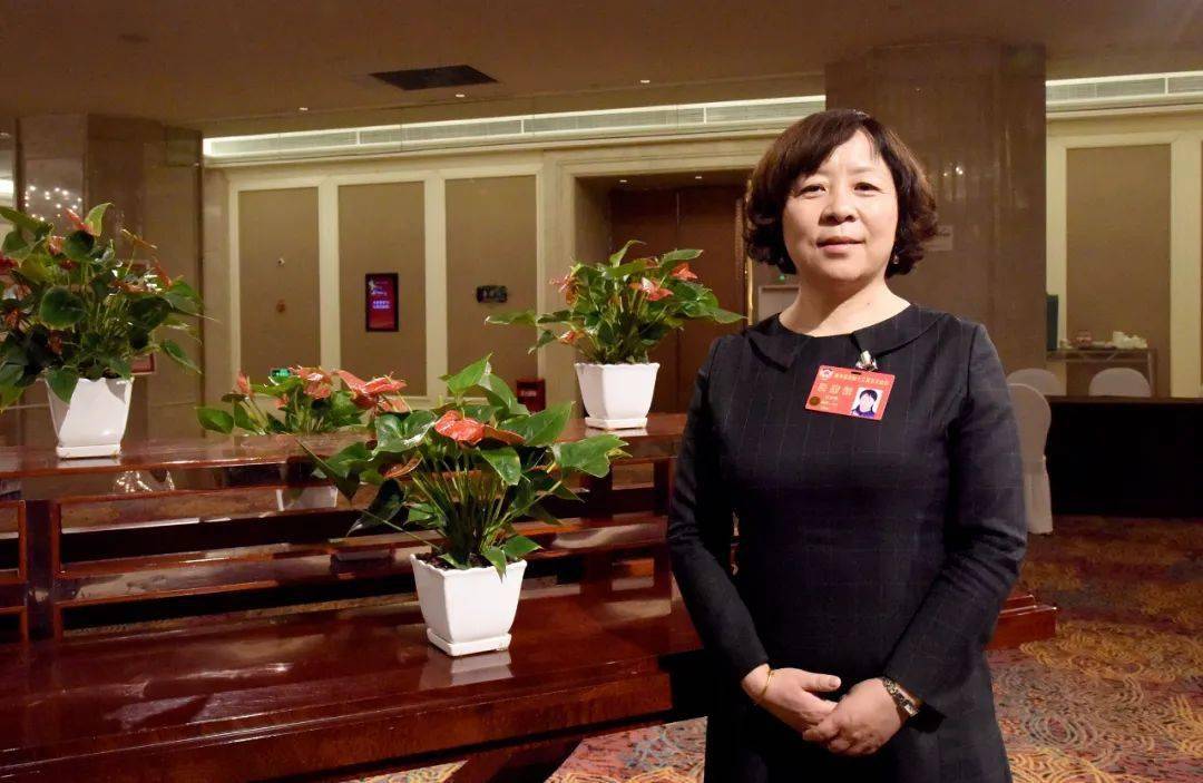 着力培养优秀民族语言法律人才何吉芳 省政协委员青海师范大学教授以