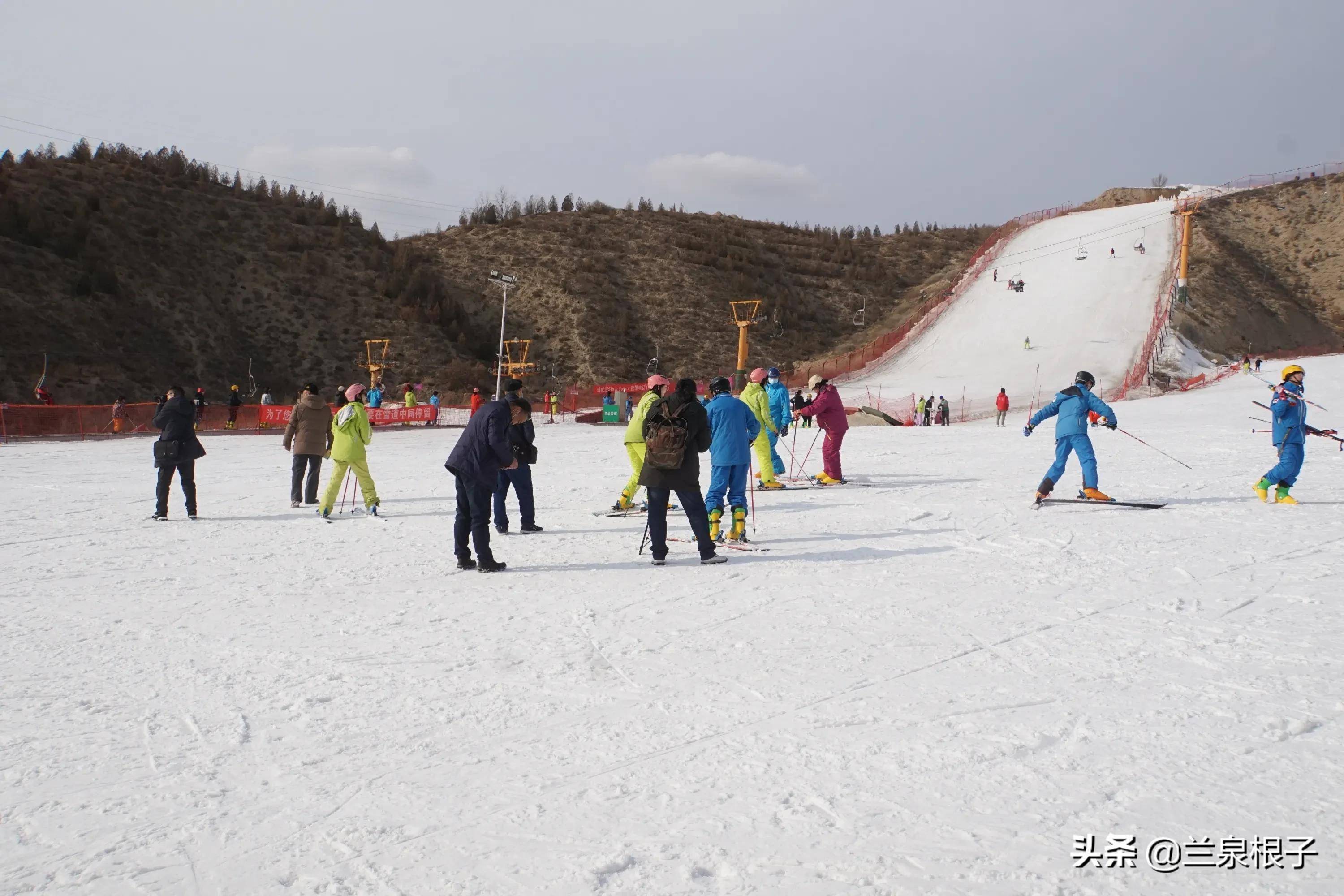 兰州旅游摄影家协会走进安宁滑雪场进行迎冬奥主题拍摄活动