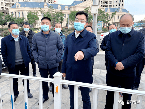 罗永斌到昭阳区看望慰问一线防疫工作人员