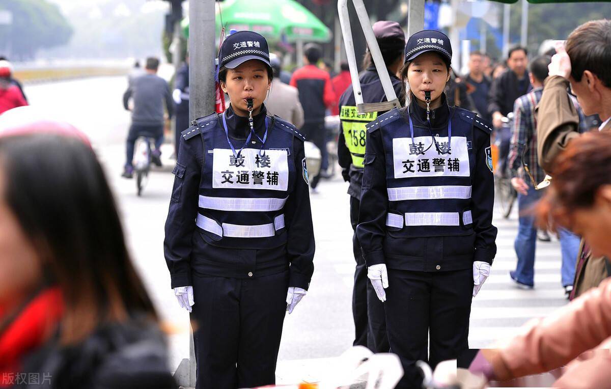 我辅警没有编制晒出工资待遇透露很多辅警不想辞职的原因