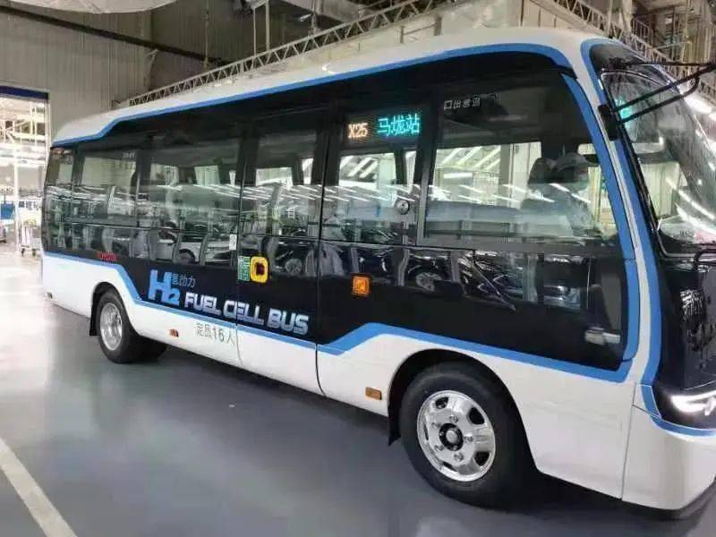氢燃料电池柯斯达客车其中,由四川一汽丰田汽车有限公司生产的氢
