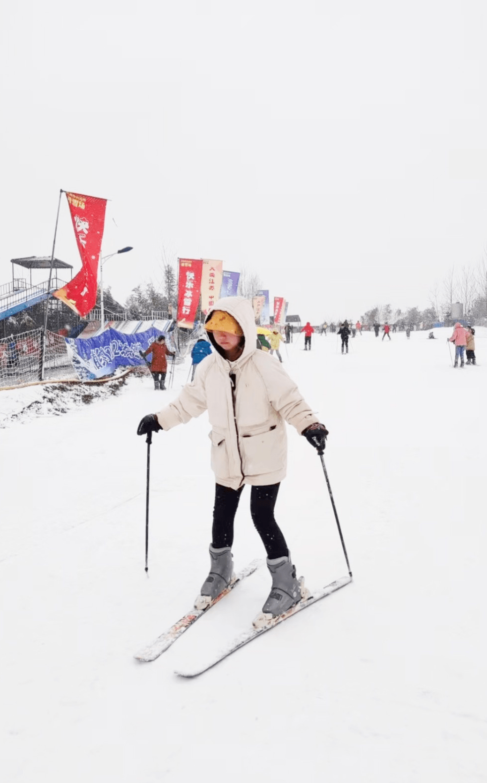 虎年第一场雪市民滑雪热情高涨这才是最美的雪景