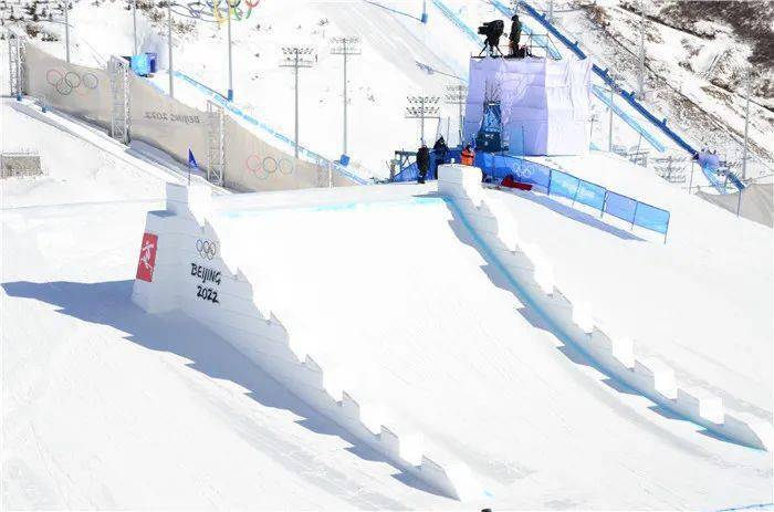 苏翊鸣"雪长城"上一鸣惊人_决赛_冬奥会_滑雪