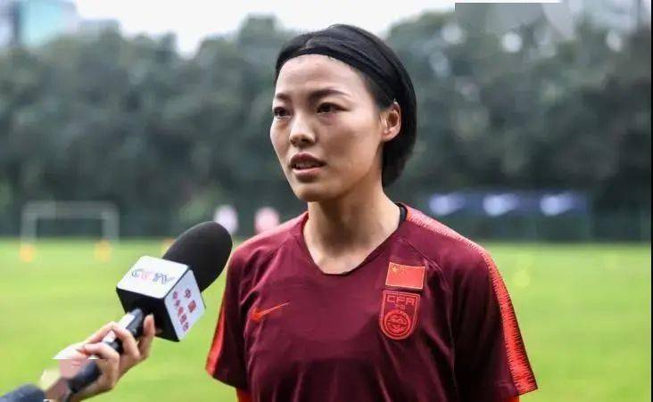 李梦雯说着仙居话的中国足球女将
