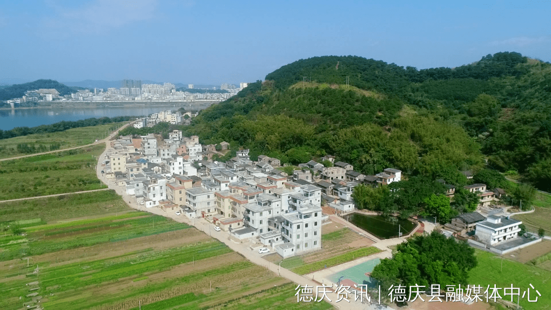 回龙镇_硬底化_道路