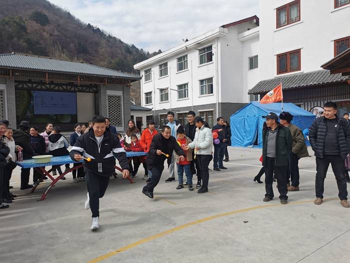 汉中市佛坪县岳坝镇:"金虎闹元宵 欢乐猜灯谜"_多地