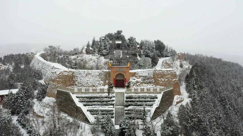 秦州八景▏云和积雪苍山晚