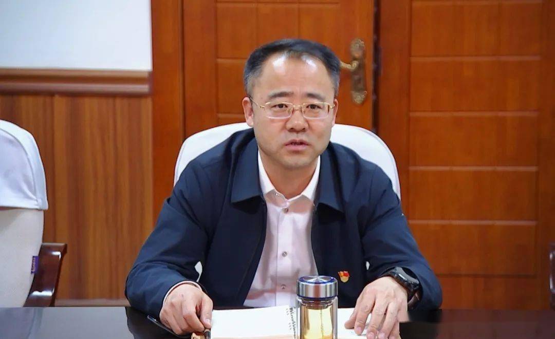县委书记李炯芳,县委副书记,县长杜新红,甘肃建投副总经理,甘肃一建