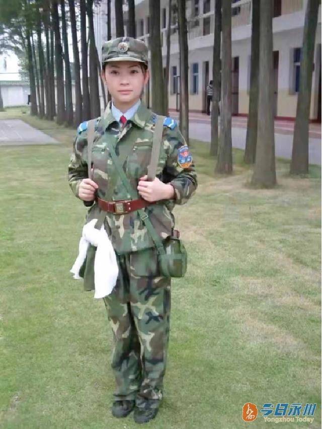 退役空降女兵践行初心使命 再续巾帼风采_玲莉_工作_老兵