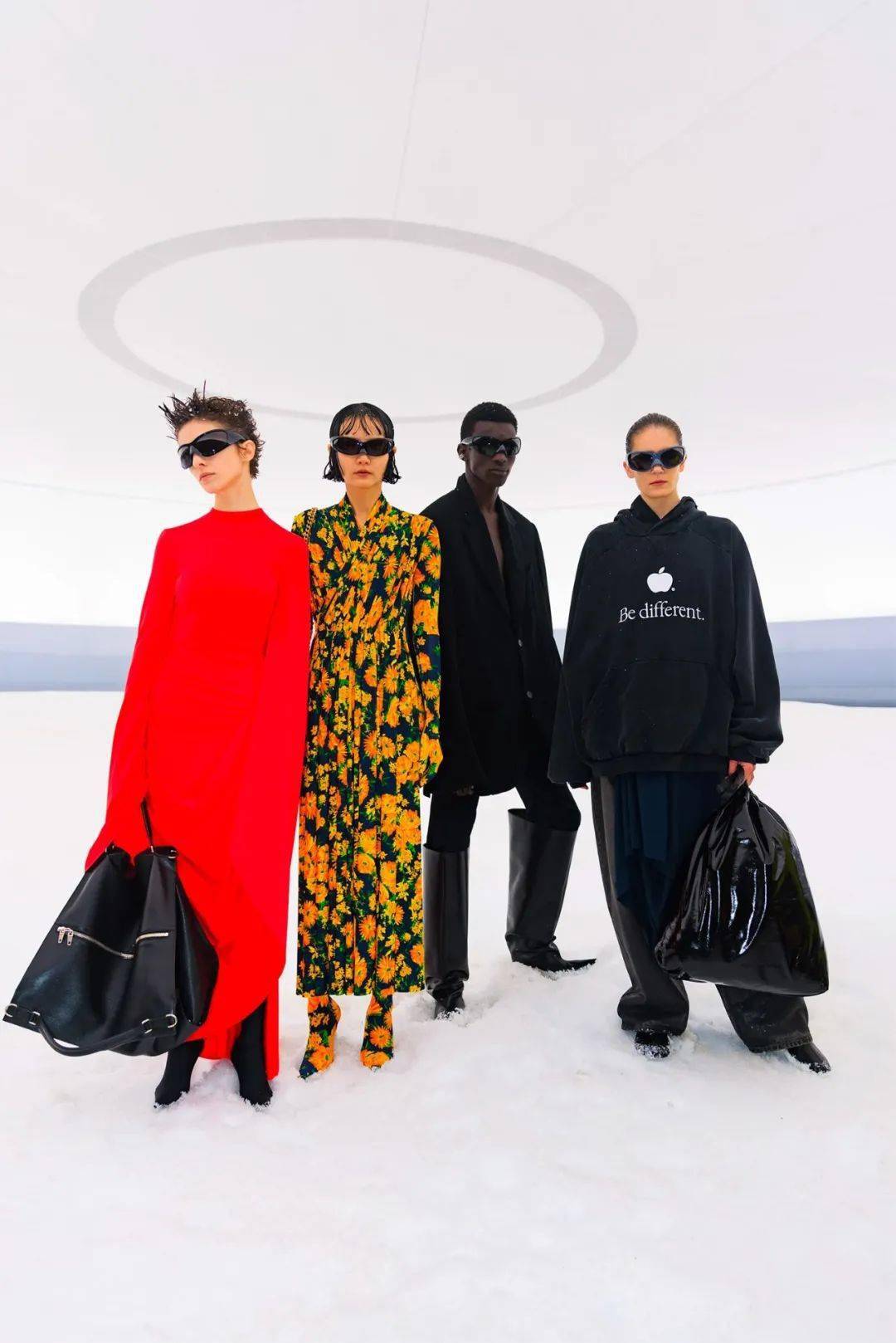 图:balenciaga 2022 aw邀请函巴黎世家2022秋冬系列时装发布会在巴黎