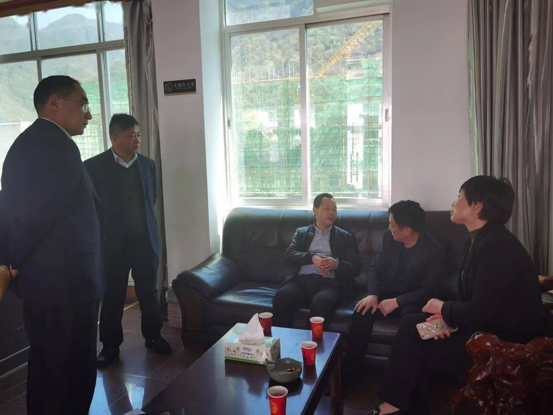 监管局与全区八个乡镇均签订了《创建"无传销社区(村)"活动责任书》
