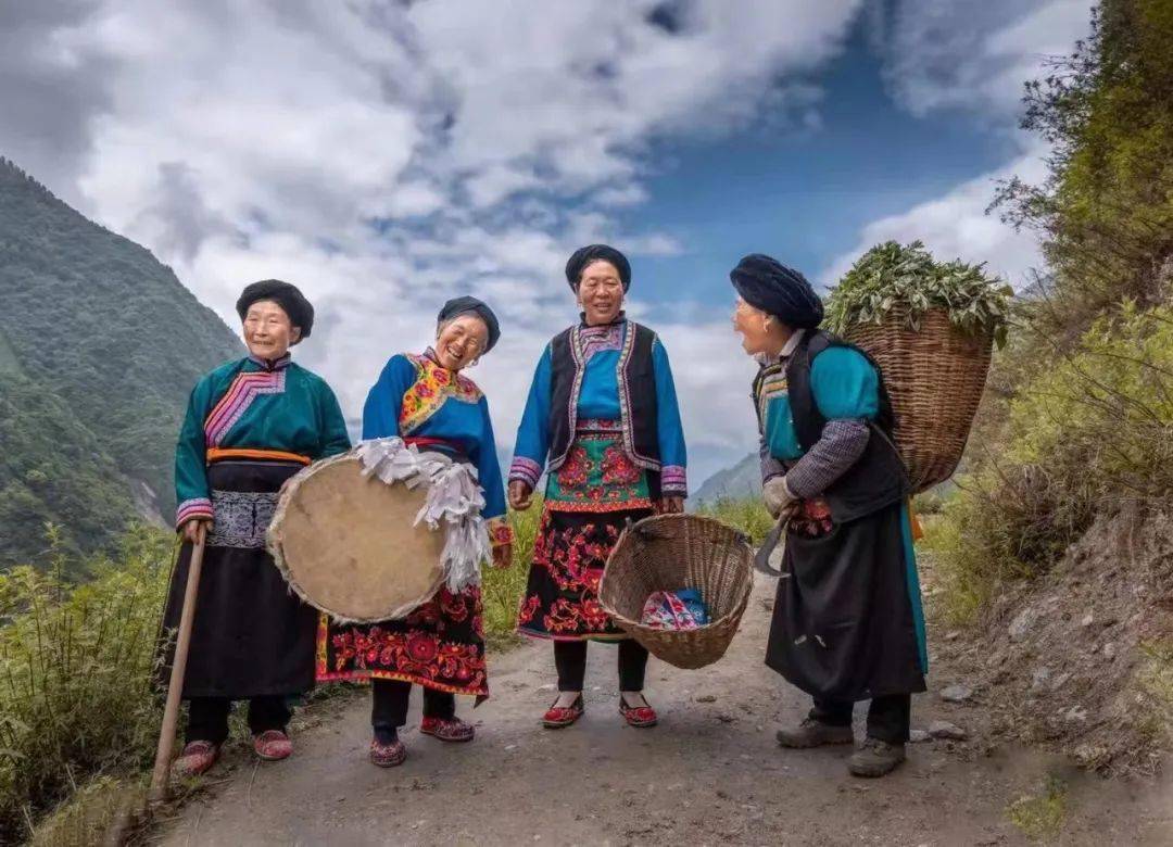 林羌族是中国最古老的民族,因大多居住在高山上,又称为"云朵上的民族"