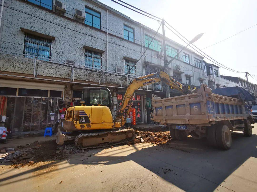 总投入80万元拓路宽换门头许巷集镇社区新大街人民路6月下旬将完成