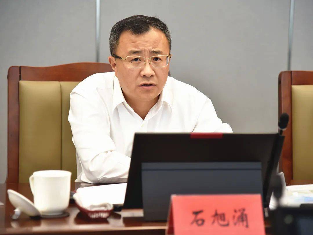石旭涌指出一要加快完善领导和指挥体系进一步落实行政首长负责制