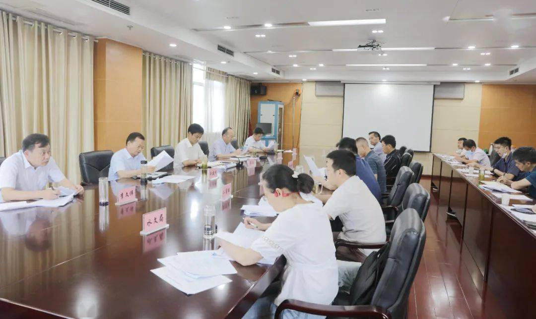市委常委,统战部部长贺卫东,市人大常委会副主任邹建宏出席会议.