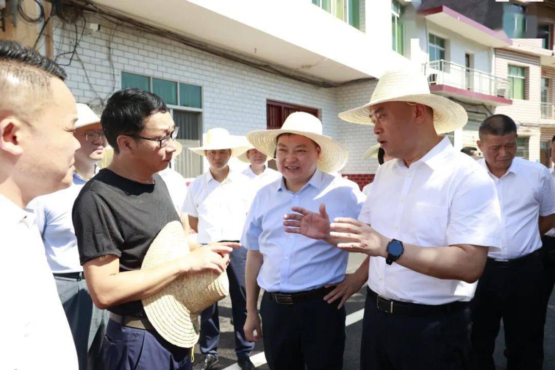 县委副书记,县长李志猛率领实施乡村振兴战略推进"幸福上栗"建设考评