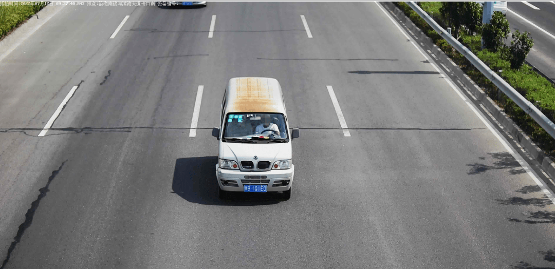 2022-07-12 09:37违法地点:沿海南线与滨海大道车牌号码:浙bfh027车主