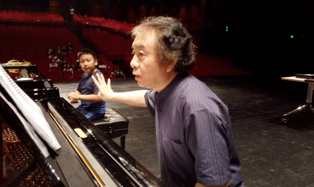 上海音乐学院钢琴系主任江晨,钢琴家,中央音乐学院钢琴系教授邹翔