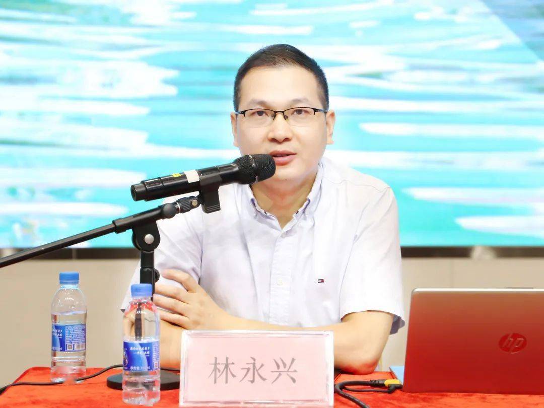 北京大学广东招生组组长林永兴互动交流现场,林组长与学生进行了互动