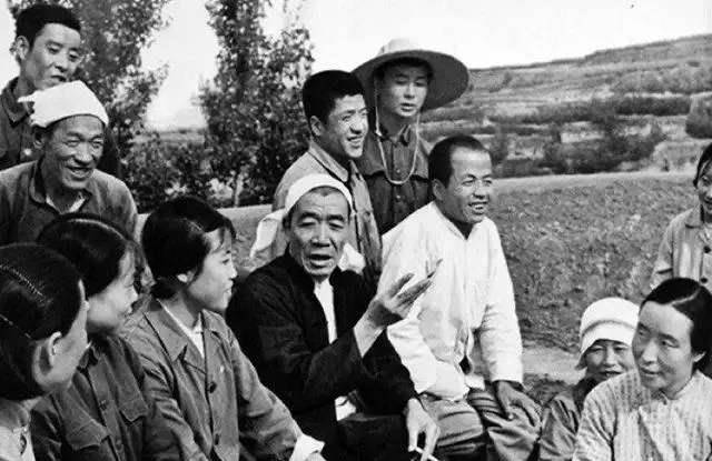 农业学大寨"口号响彻全国,大寨人的精神风貌也因此影响了中国一代人.