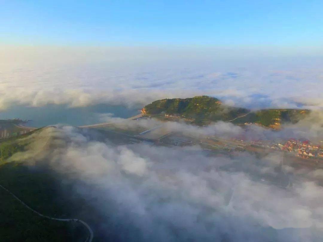 长岛的初秋 看云海游走 任清风拂衫 自在山海间