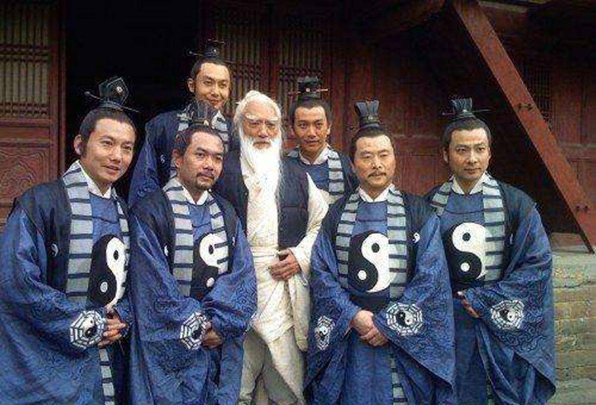 金庸为他改原著,一首《如梦令》彰显才气,原来你是