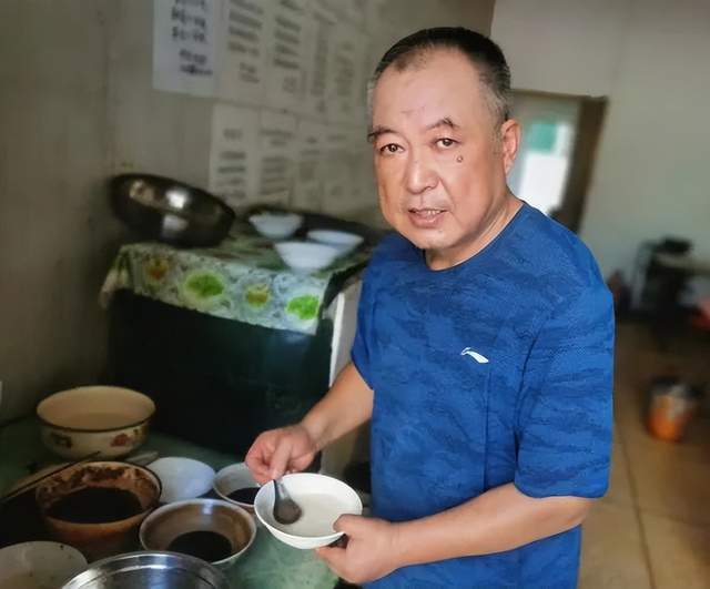 乐活"豆腐脑诗人"邱建厂"把平凡生活过成诗"_柳师傅_胡颜_诗歌