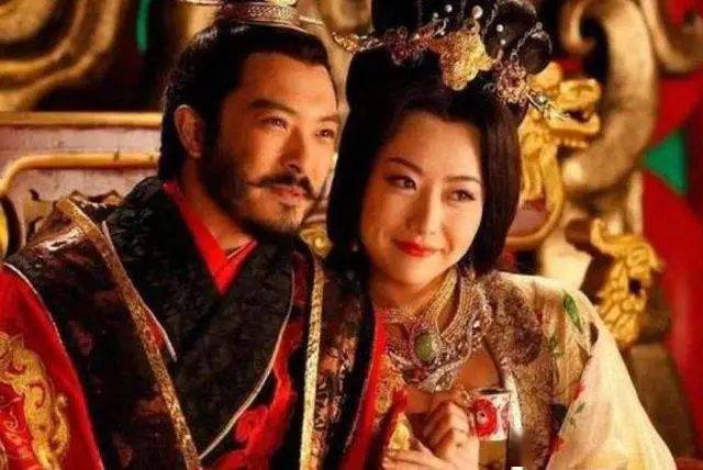 都是冯太后在背后,两次临朝称制,统控江山25年,可谓真·女强人.