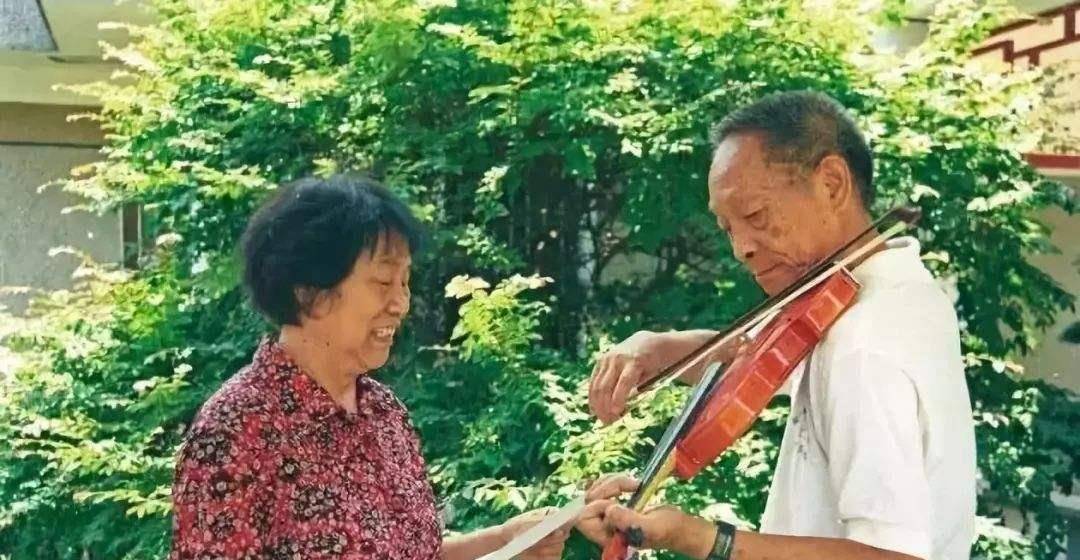 人人都有一个音乐梦,袁隆平也不例外,他与妻子小提琴钢琴合奏_杂交
