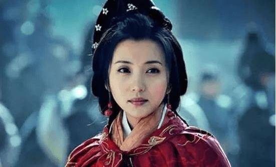 三国第一美女,曹操想霸占她,关羽想拥有她,自己却嫁给