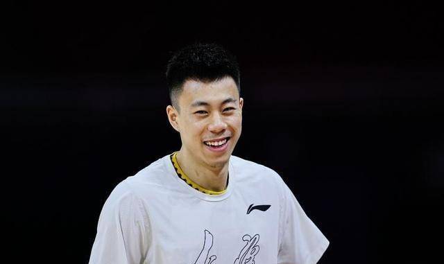 张振麟到广州胡明轩在练瑜伽许米乐M6 M6米乐杰在孤立地练腰腹肌(图2)