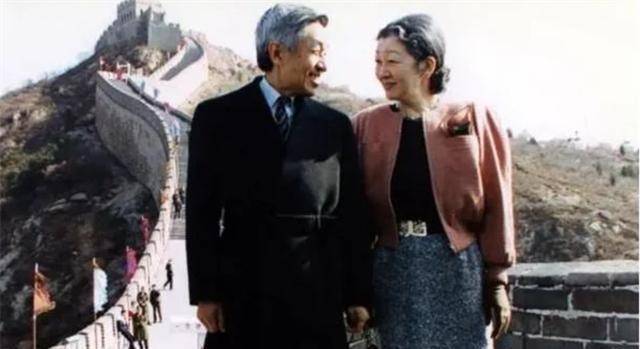 美智子皇后拒绝合葬：我和明仁天皇米乐M6 M6米乐没爱情只有子宫被需要(图10)