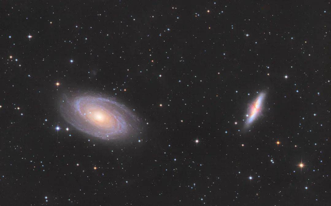 m81旋涡星系(左侧)m81旋涡星系(左侧,地球天空中最明亮的星系之一