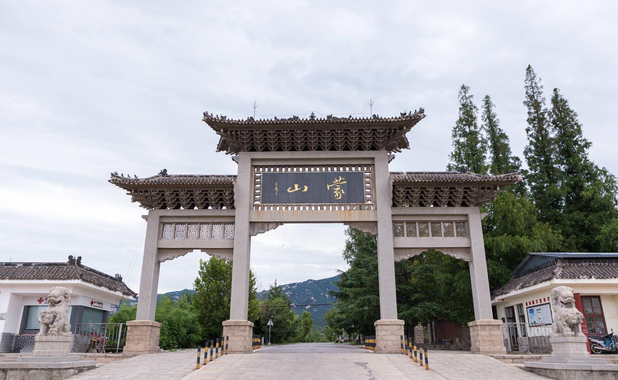 山东临沂最大的千年道观，藏在蒙山山脚下，坐拥一座600多吨大鼎