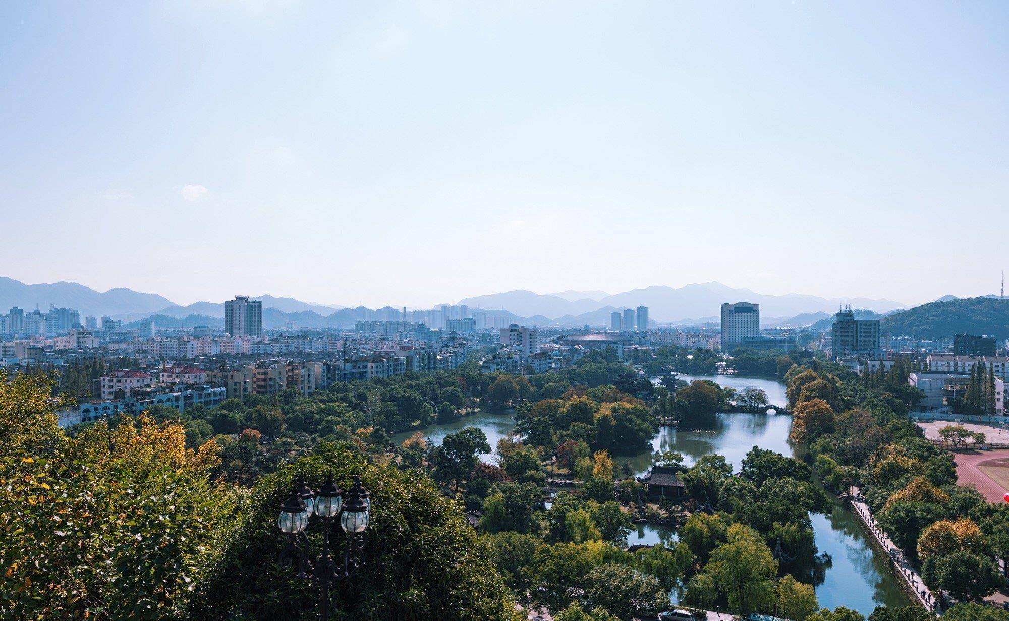 全国首个“中国宜居城市”的县级市，就在浙江，风景秀美游客不多