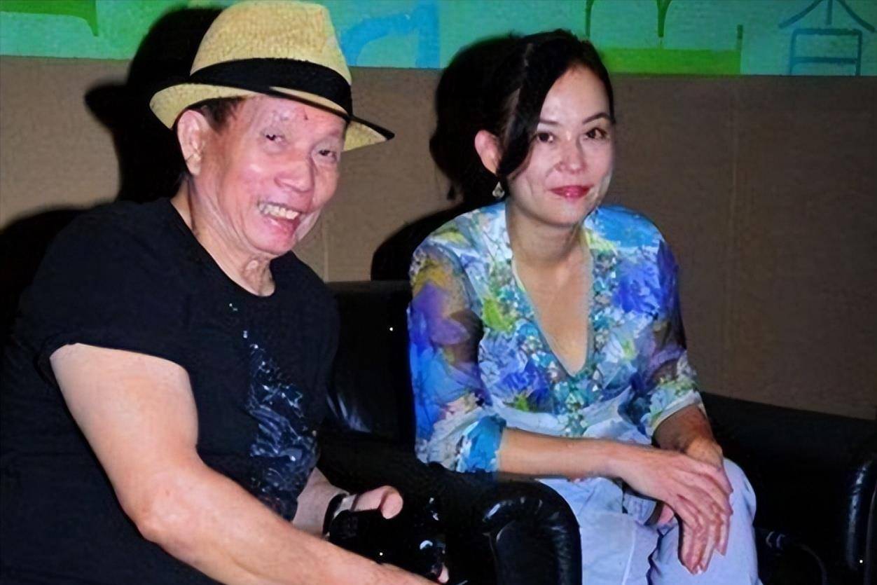 刘家良死后,葬礼上哭晕过去的甜心妻子,为何转身嫁入赌王家?