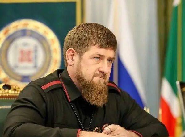 对于俄军的惨败，车臣领导人卡德罗夫是非常生气的。卡德罗夫表示，俄军