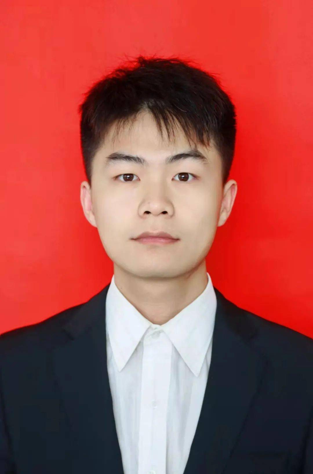 郄熙开心快乐,诚挚务实工作寄语:工作单位:设计创意学院张小彤桐花