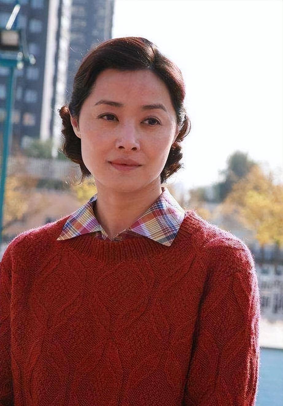 55岁刘蓓婚姻坎坷,三婚再嫁第一任丈夫,继子是当红小生张若昀_工作